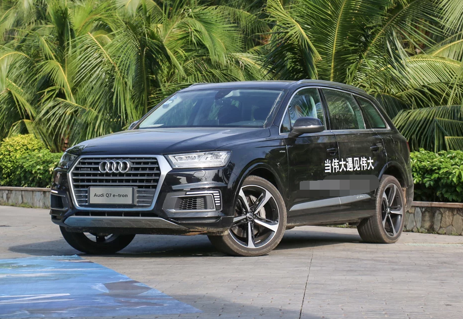 奥迪q7新能源:商务的风范,给人的感觉很厚重沉稳