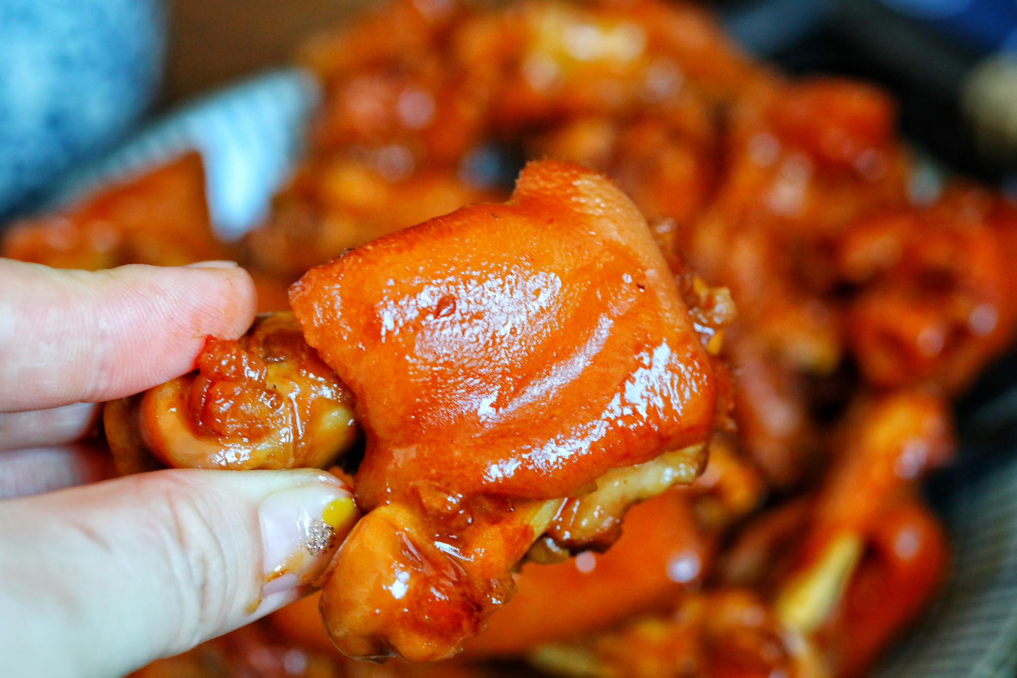 酱卤猪蹄自己做,红润诱人,酱香浓郁太香了,全家人几分钟就啃光