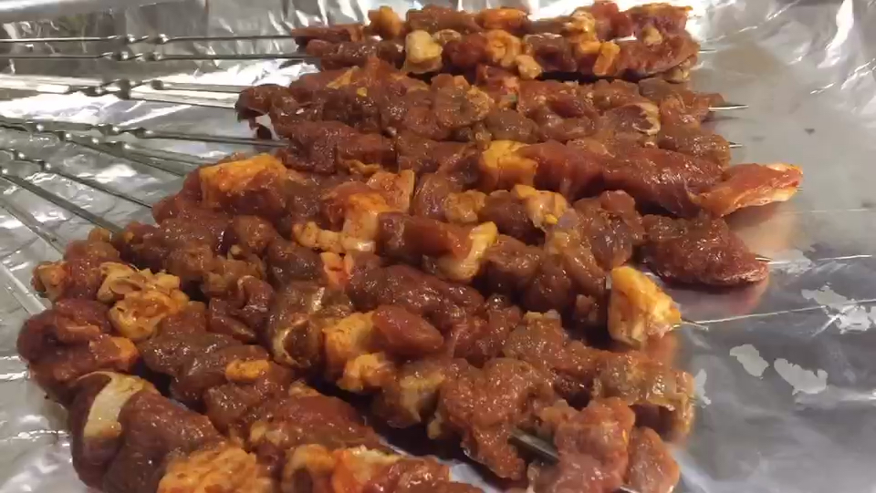 用烤箱烤个羊肉串,在家也可以解馋,太香了