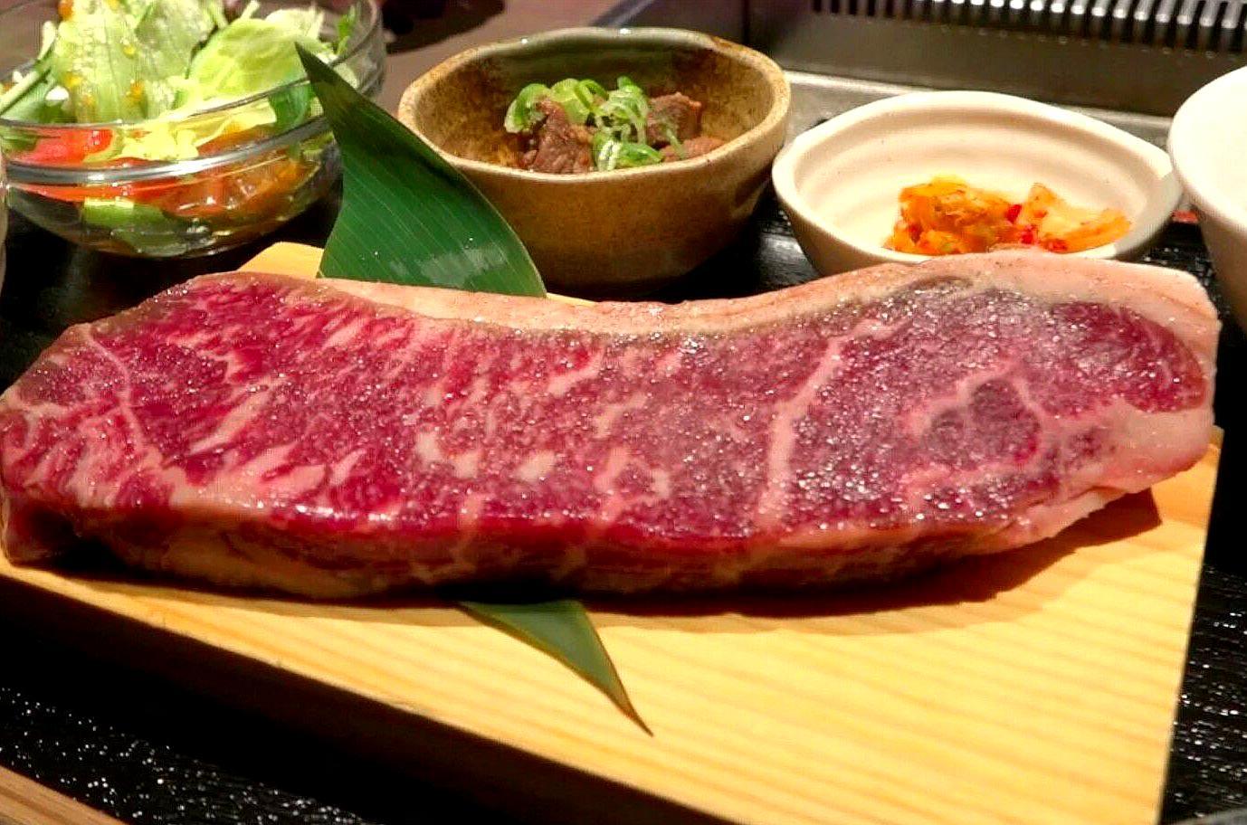 接下来是松阪牛排.相比于神户牛排和石垣牛排,它要低调很多.