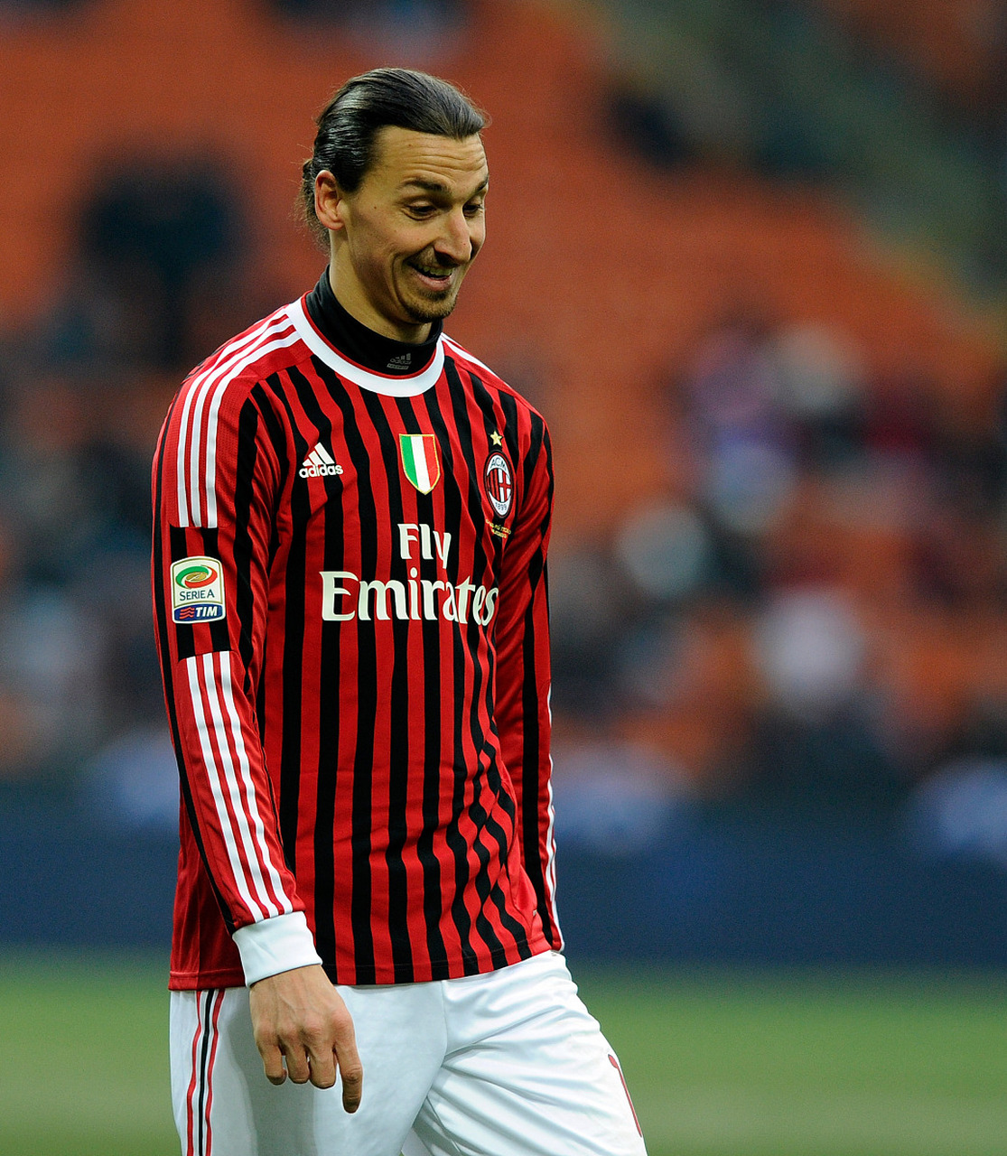 体育视野# 6月5日,41岁的ac米兰队前锋伊布宣布,本赛季结束后将退役