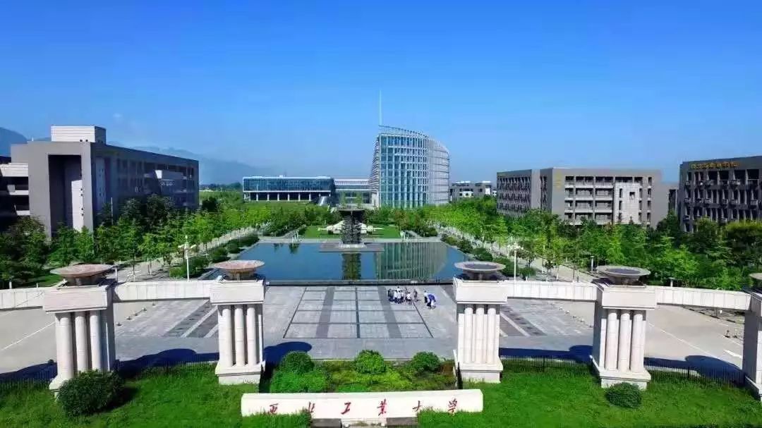 致敬青春,2019长安大学城半程马拉松今天10:00开放报名,众多顶级福利