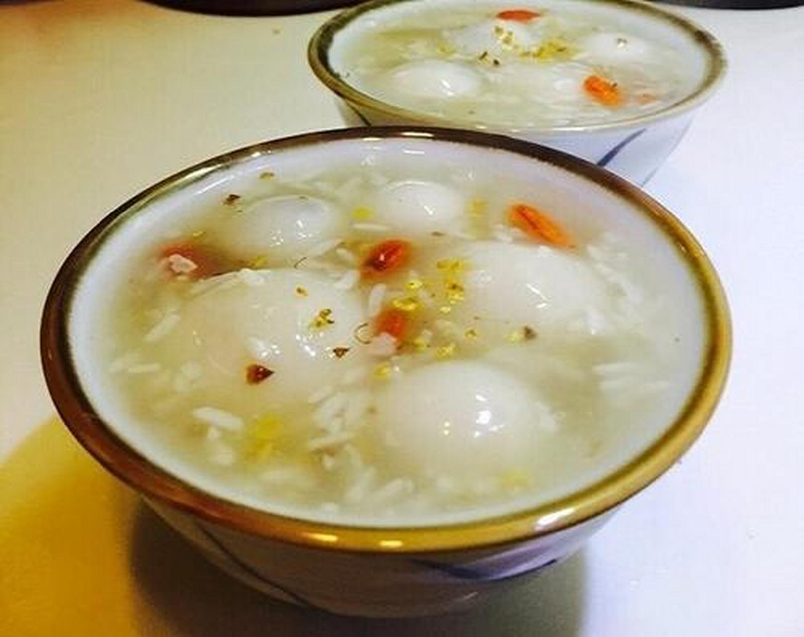 酒酿水子,是芜湖特有的小吃,在芜湖已有百年历史.