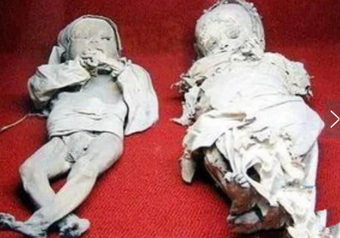 活人陪葬,那真的是特别残忍的一件事,古代小孩陪葬还要灌水银