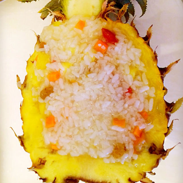 自制菠萝饭,香软入味,甜甜的味道,小朋友很喜欢