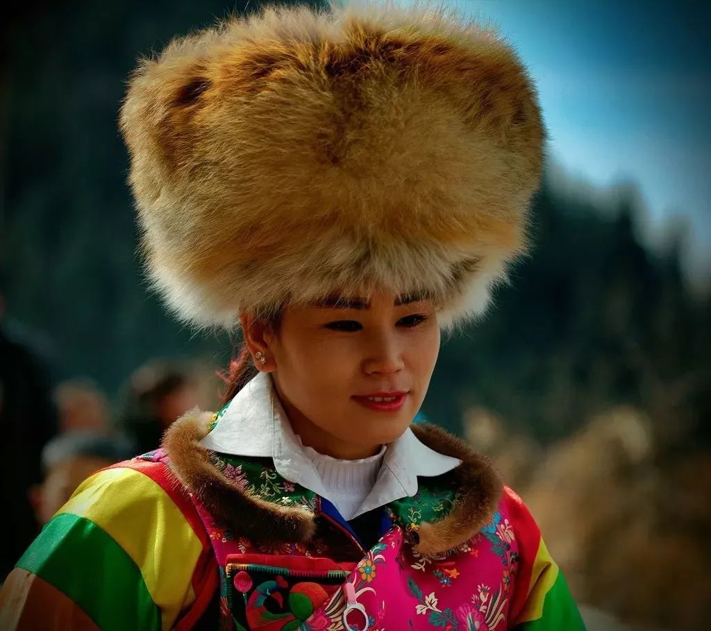 土族阿姑|张明鹏摄影作品欣赏