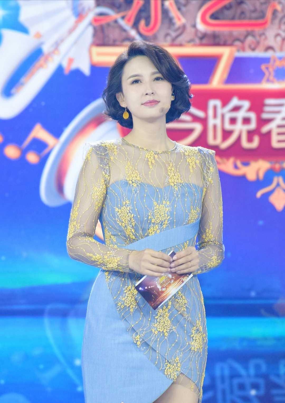 有种"优雅气质"叫张蕾穿韩服,搭配盘发端庄温婉,气质惊艳