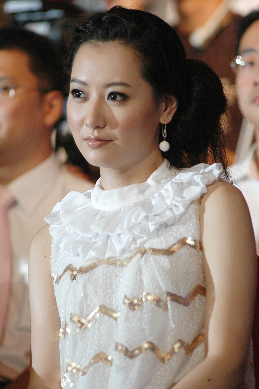 白冰(michelle),原名陈东,1986年5月2日出生于陕西省西安市,中国内地