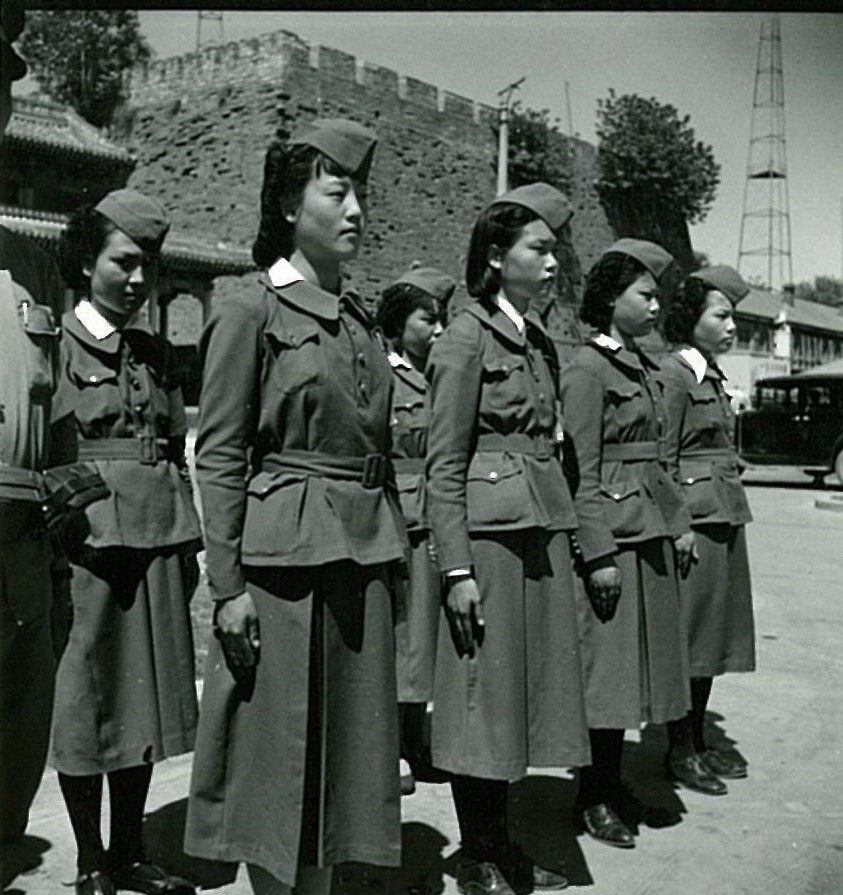 日本侵华期间穿制服的女警,从3.5万张照片中精选的