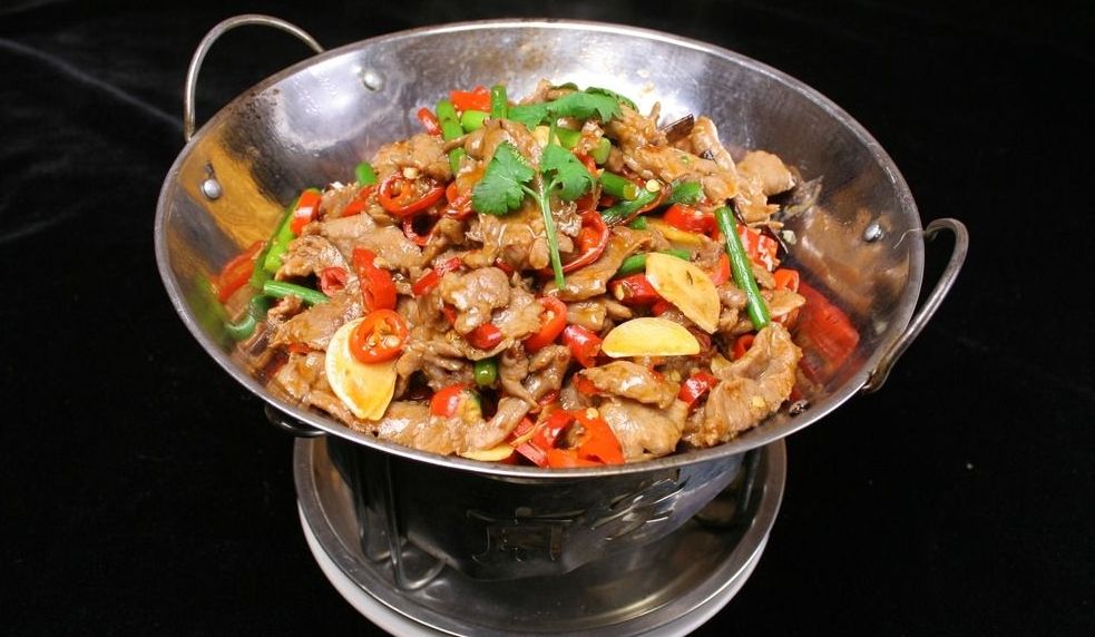 干锅驴肉:营养丰富,鲜美可口,下酒又下饭