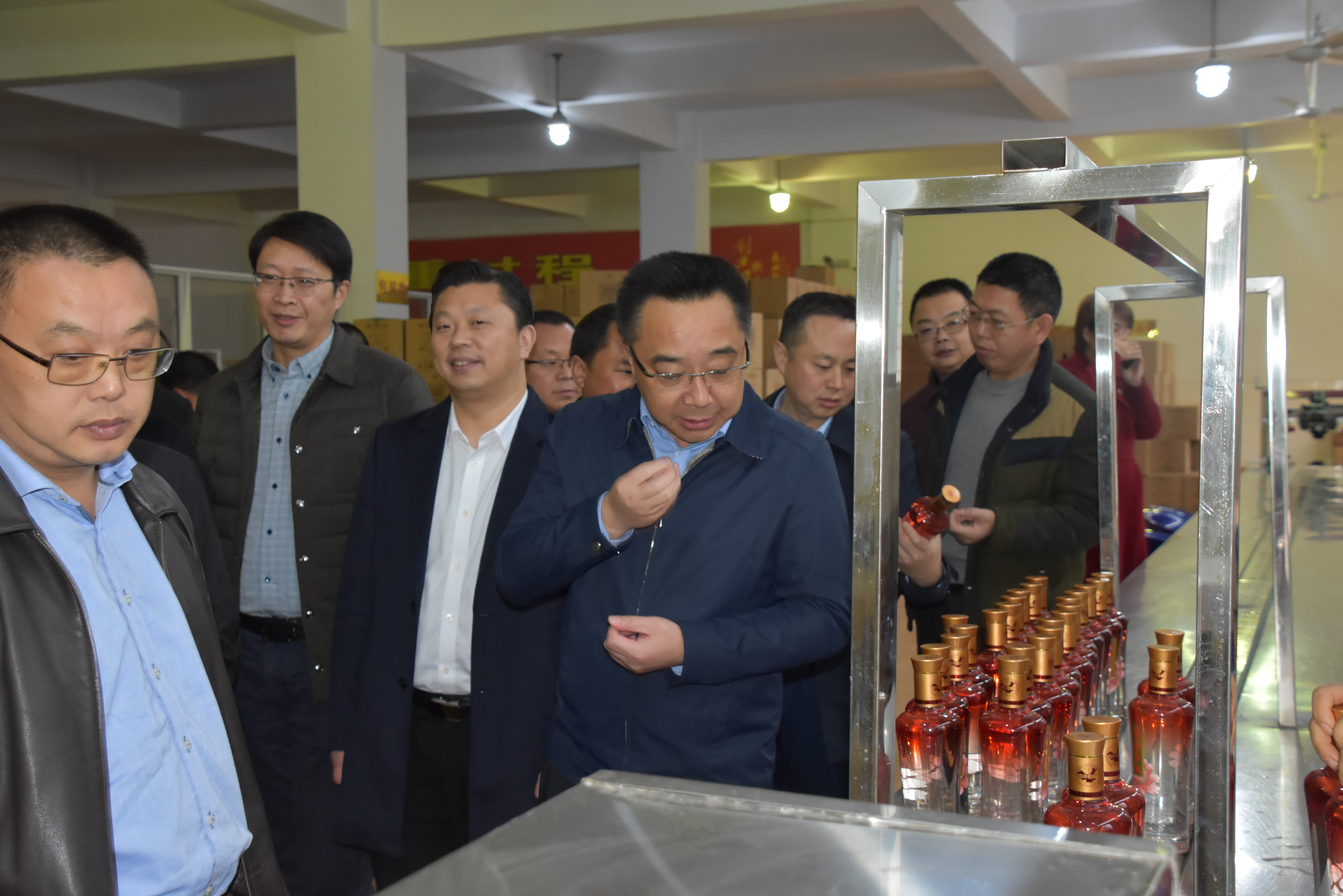 郑鹏程率队深入岳池特曲调研