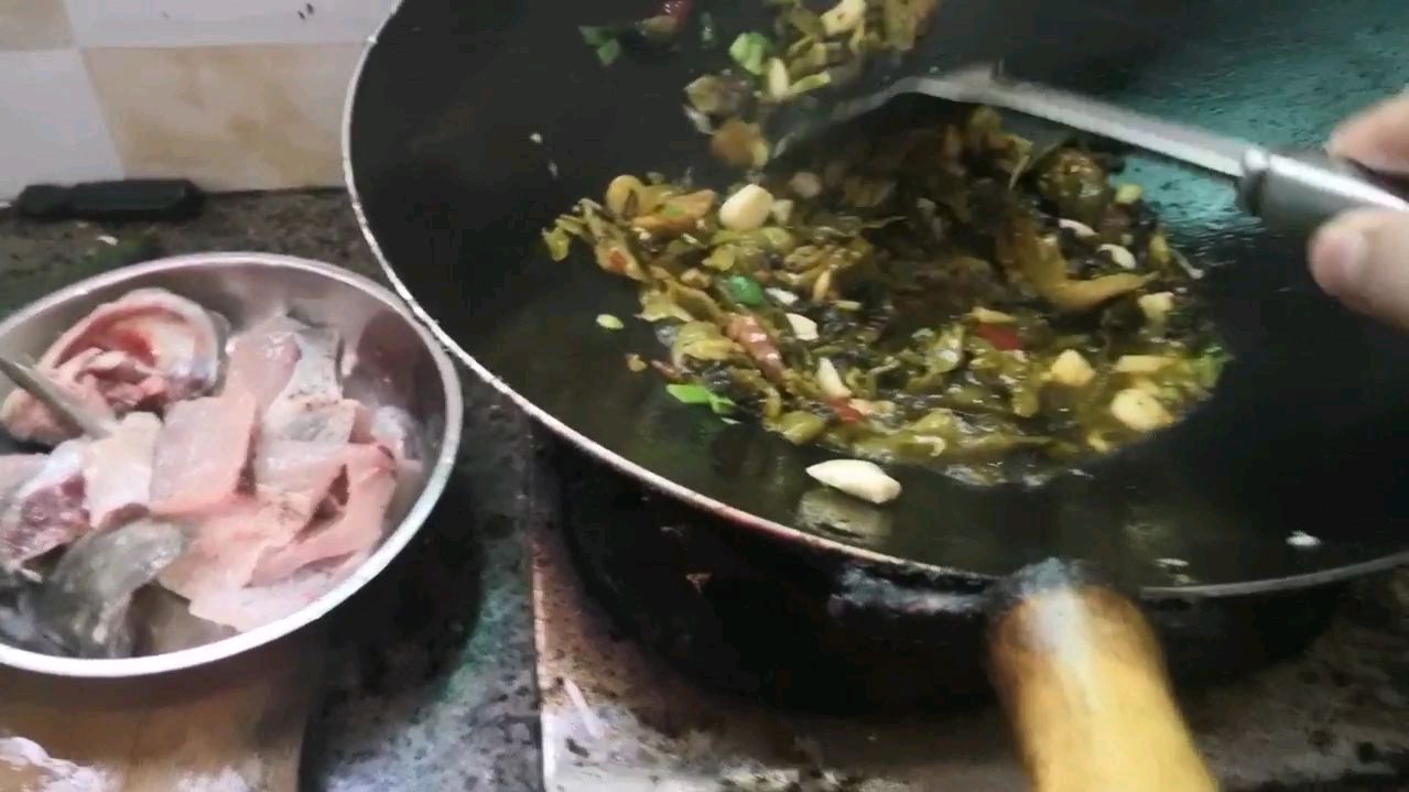 酸菜鱼简单做法,两个人就能吃一大锅!