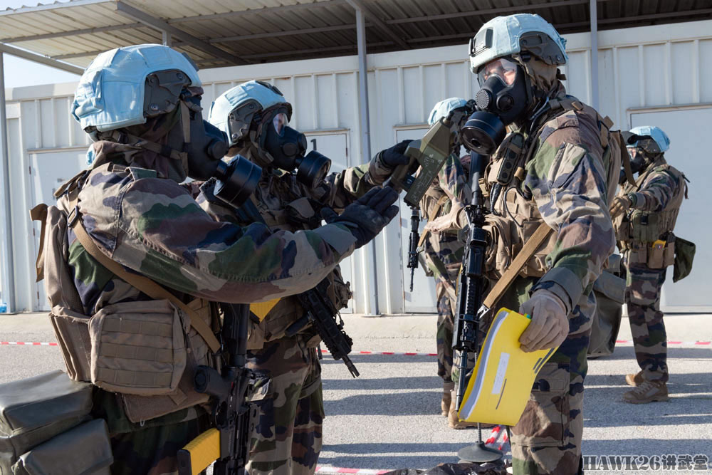 法国驻黎巴嫩维和部队进行实战演习 模拟搜查疑似化学武器实验室