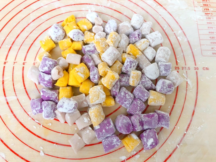 教你自制纯手工芋圆,天然无添加,软糯q弹,完胜鲜芋仙