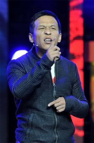 37岁宋小宝近照,二婚老婆貌美如花,龙凤胎长相可爱颜值高