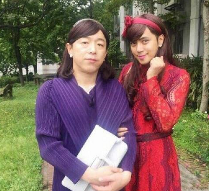 黄渤被曝女装现身候车室体验生活?本尊回应了:假的!