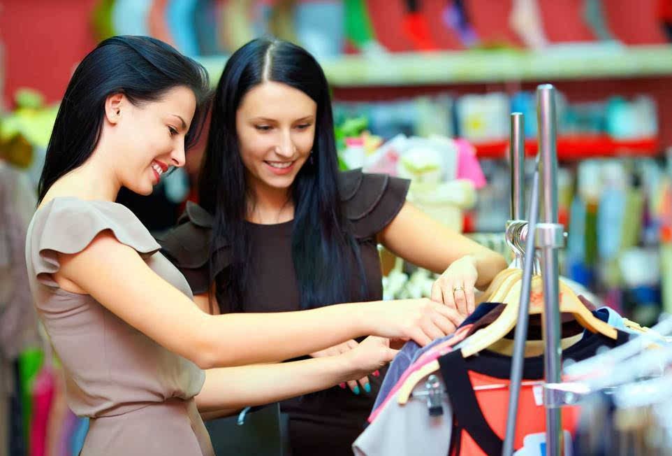 商场导购说:逛街穿2种衣服的女人,都是只看不买的,懒得去搭理