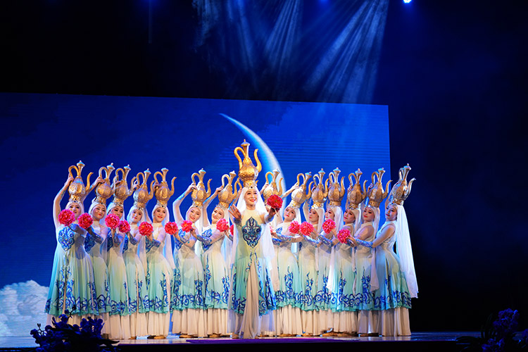 2020"中国文莱旅游年"开幕式演出在文莱斯里巴加湾举行