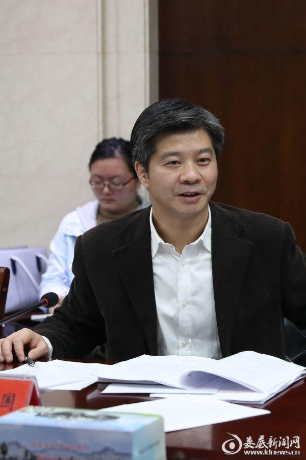 李荐国召集相关部门和企业负责人共同谋划新化文印产业发展