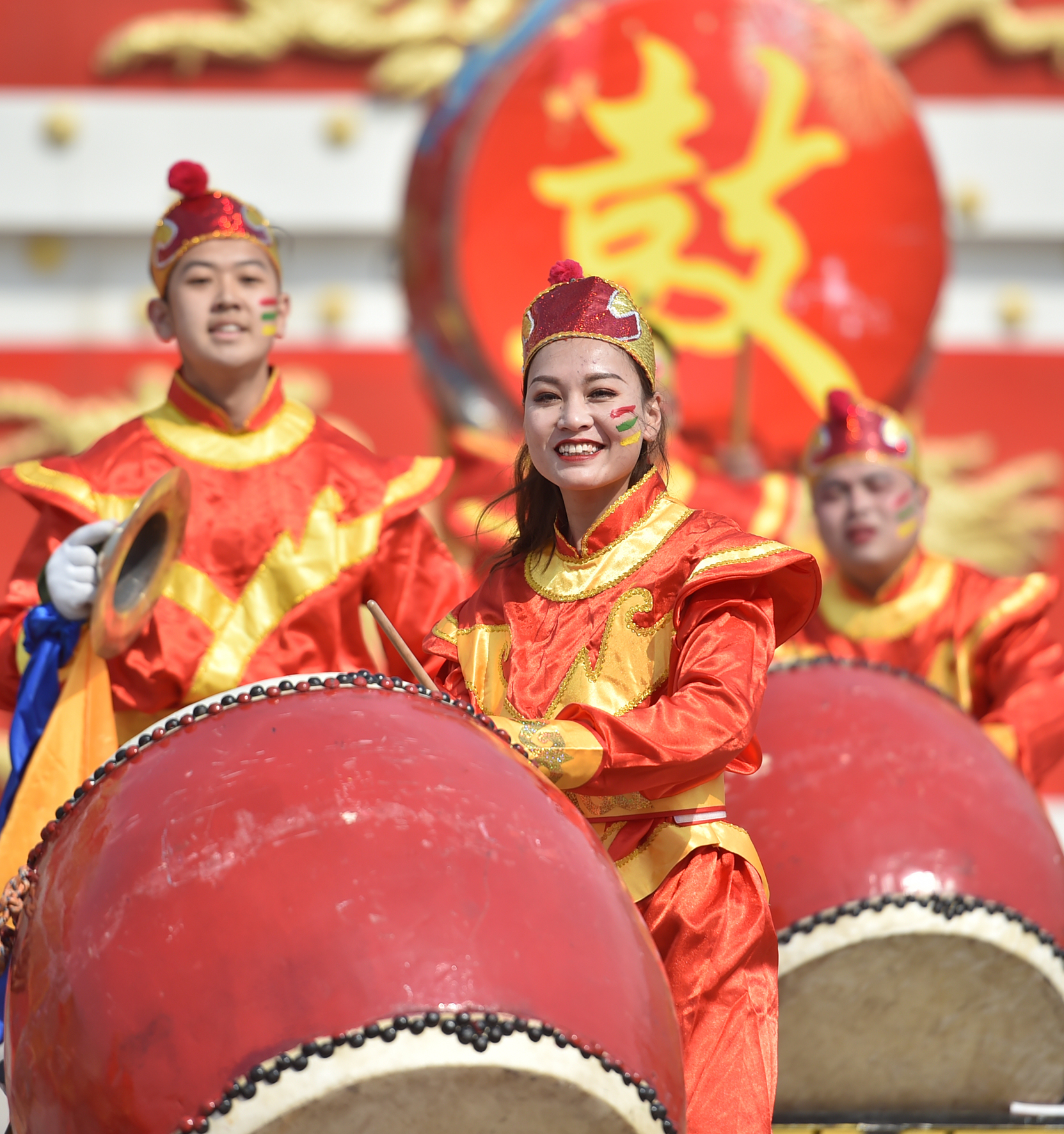 河北正定:"鼓王争霸赛"举行