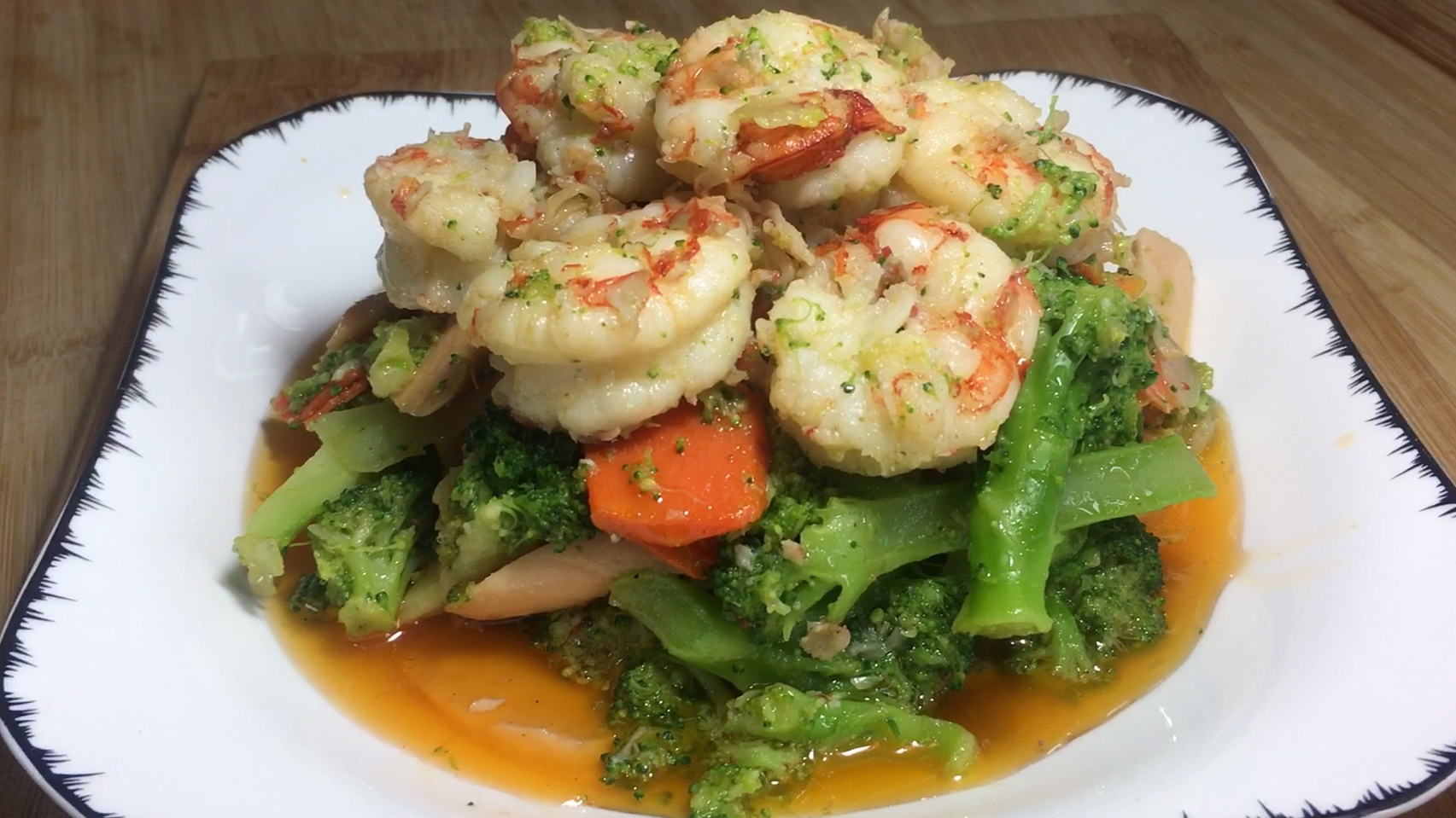 “虾仁西兰花”一招教你做美食,再也不用去饭店买,上桌瞬间抢光