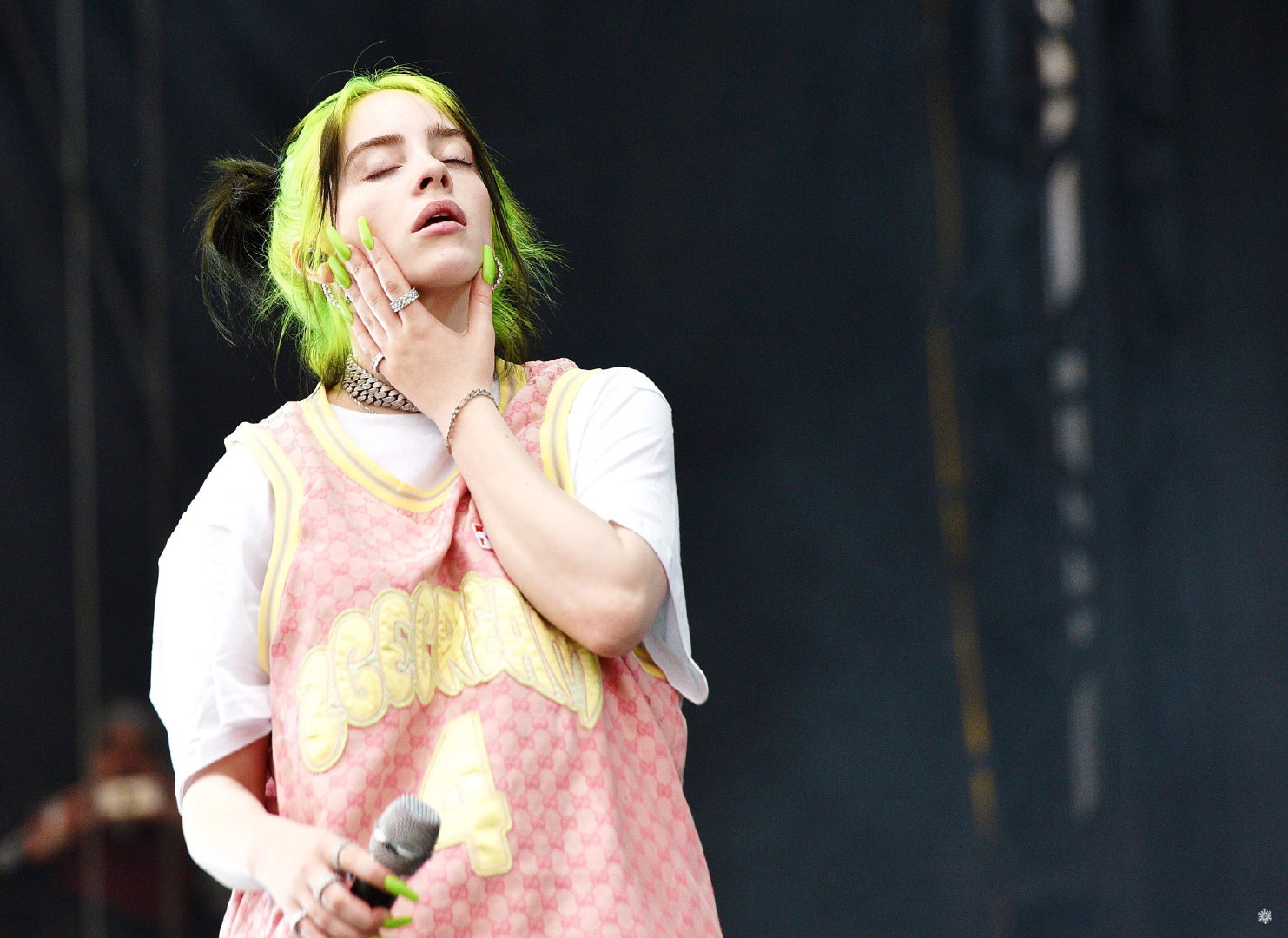 粉粉亮亮的碧梨,在奥斯汀城市极限音乐节演出