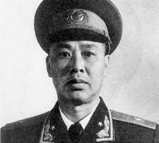 杜文达1955年被授予少将军衔