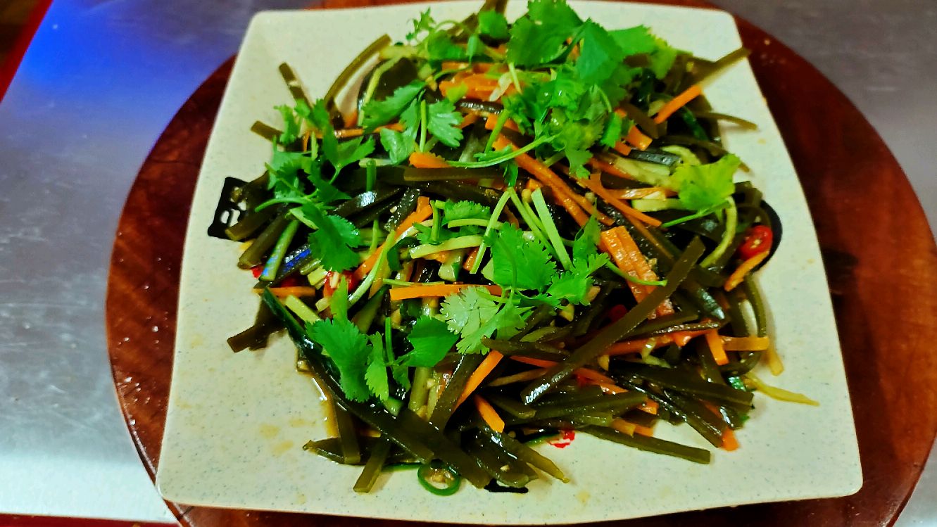分享凉拌海带丝的做法,简单易学,做给老人和孩子吃很好