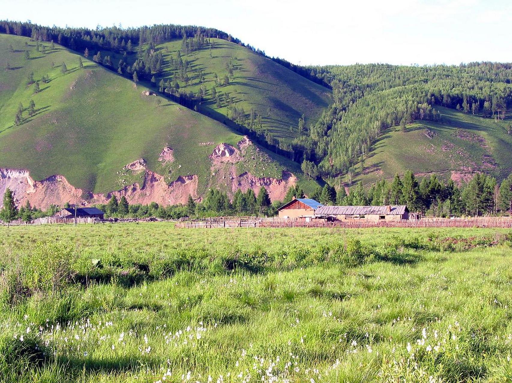 内蒙古赤峰市喀喇沁旗美林镇有个美林谷景区美景如画.