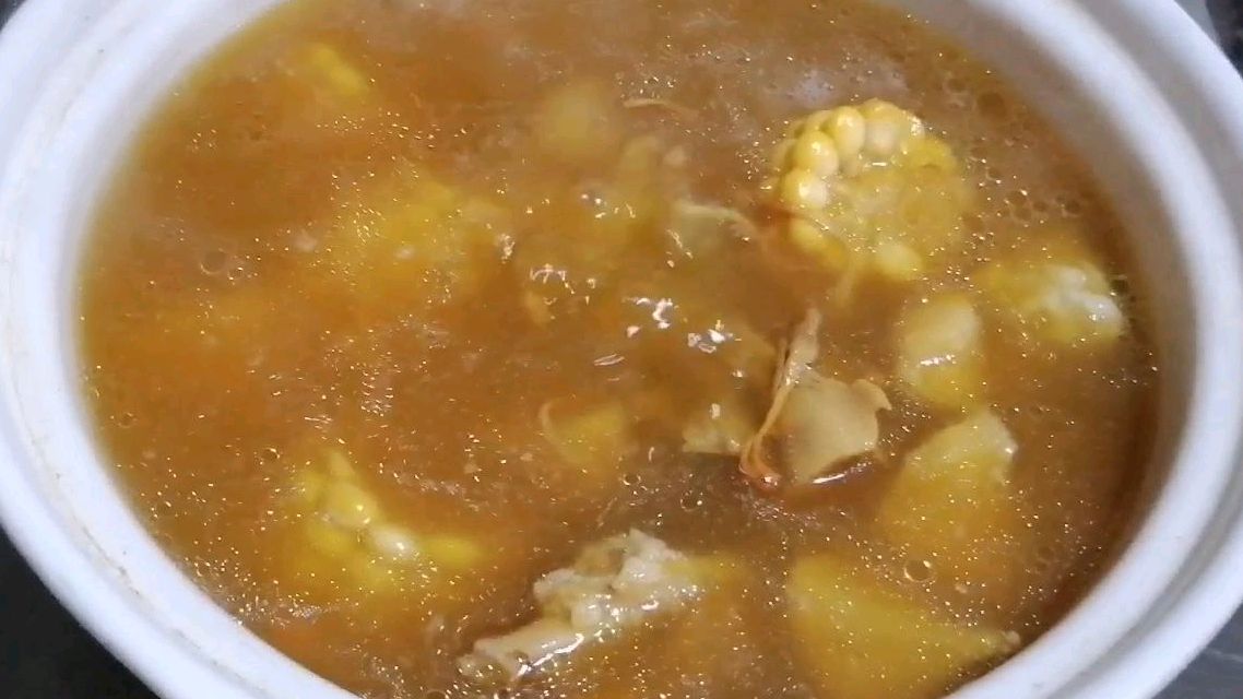 经常熬夜饮食不定时的朋友,用好这种菇来煲汤,健脾养胃元气足