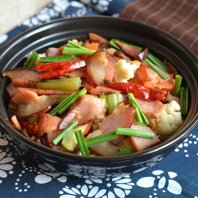 砂锅腊肉,鲜香入味,吃一口就停不下来