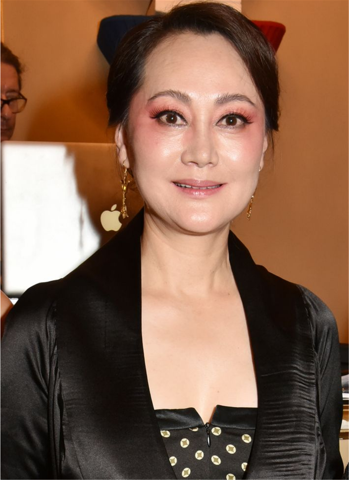 21岁嫁给42岁丈夫,丈夫患"绝症"之后,选择与大宋佳离婚!