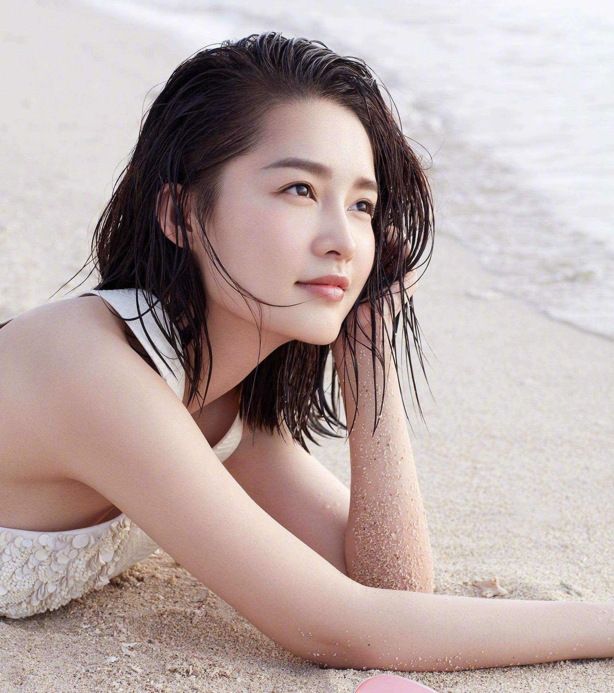 清新气质的小花旦李沁