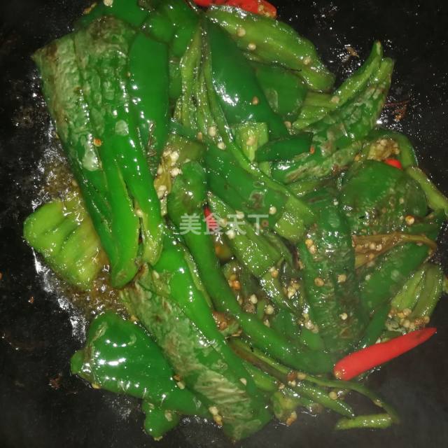 爆青椒,鲜辣开胃,拌着米饭吃最过瘾