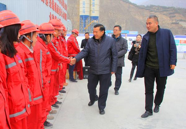 省公航旅集团董事长石培荣赴渭武高速公路项目建设一线调研