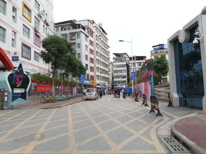 3月的南宁建政路菜市,菜的品种齐全,菜价稳定便宜