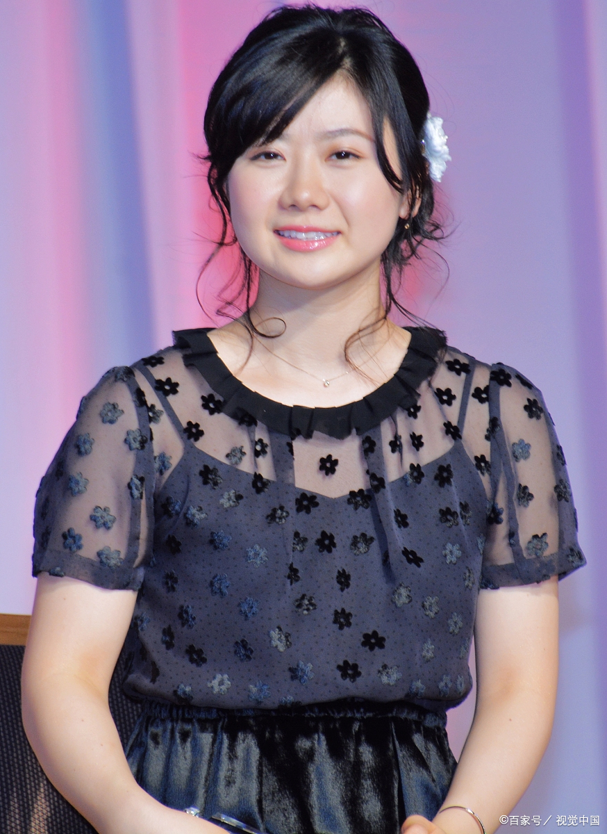 福原爱首场直播带货额不足2.5万元,74万人观看只卖了2000多单.