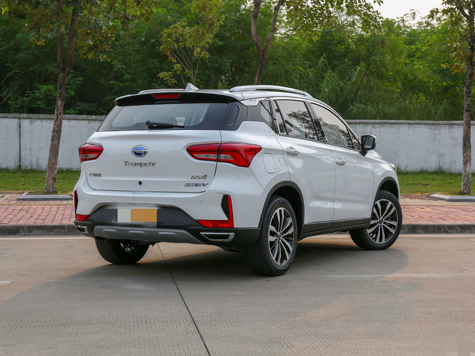 领你欣赏传祺gs4新能源的霸气外观