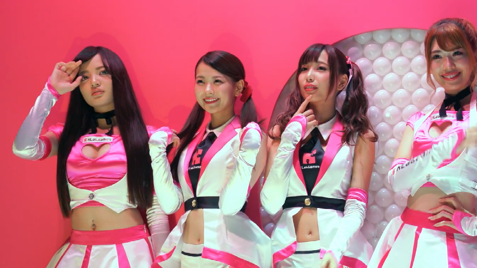 东京游戏展上的粉色系showgirl们