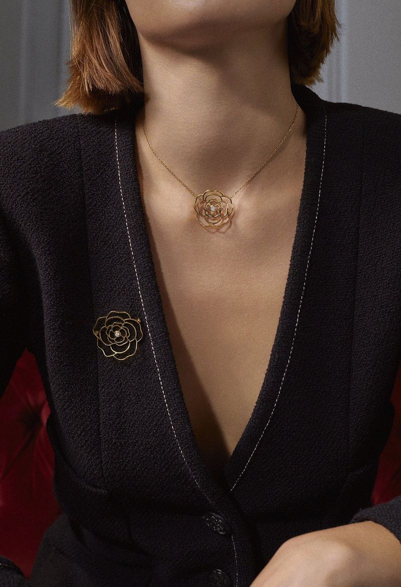 重新演绎传奇之花 香奈儿山茶花高级珠宝新作登场