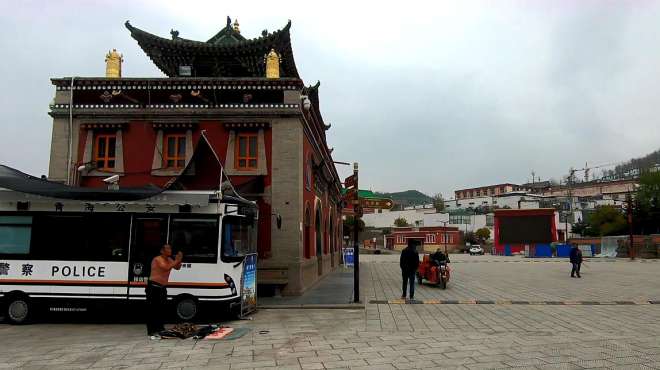 [图]在青海这个寺庙算得上是赫赫有名，无数朝圣者都会来此