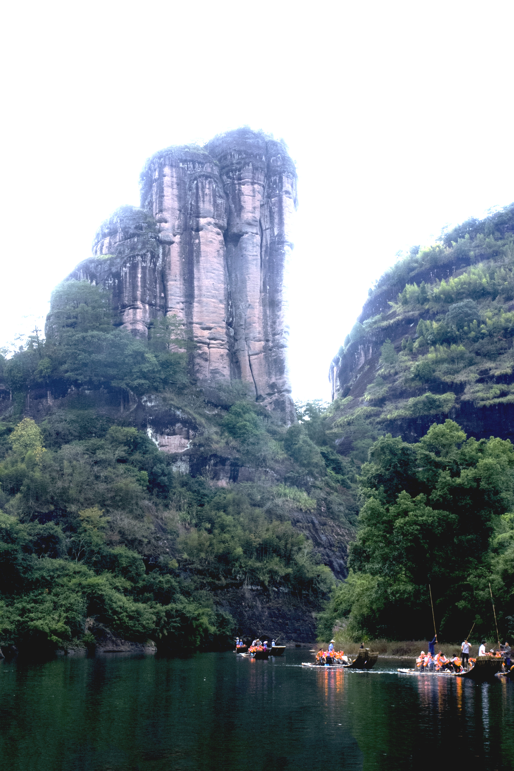 牛郎织女在天上化作了两颗星,在武夷山变成了两座山峰