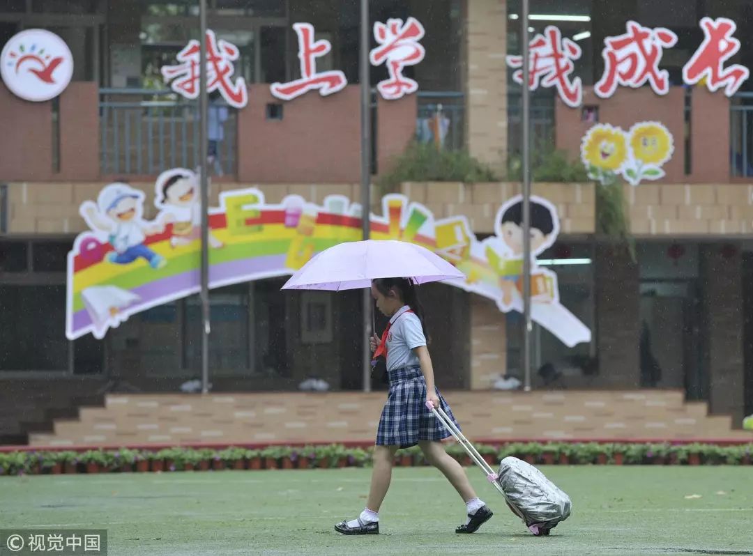 校服毁掉了中国人的青春