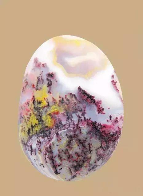 传说中"女娲补天"用的是五彩石,补天遗弃的石头却是雨花石