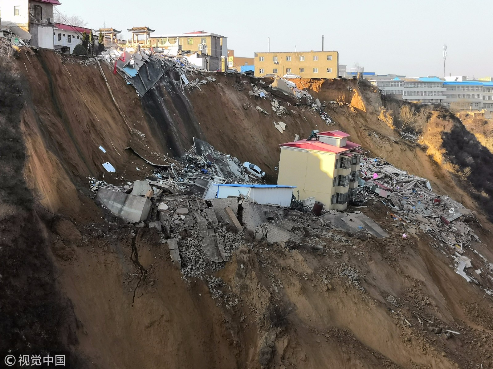 航拍山西乡宁山体滑坡现场 尚有17人失联