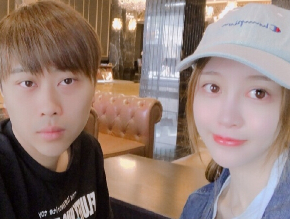 uu坦言卢本伟非常尊重她,衣着暴露不干涉甚至从不逼她生孩子