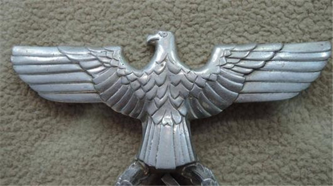 重360千克的纳粹鹰徽再度成焦点,德国70多年的努力恐白费?