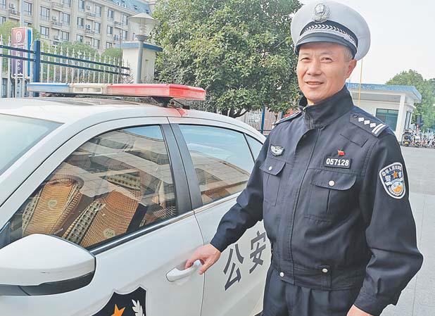 40年40人(9)老交警方忠锐:三十多年交通变迁刻上心头