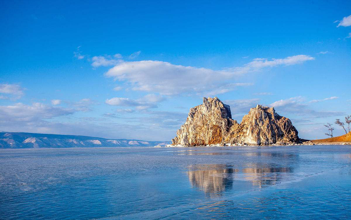 世界上最美的淡水湖,够50亿人喝一辈子,而且蕴藏无数珍宝!