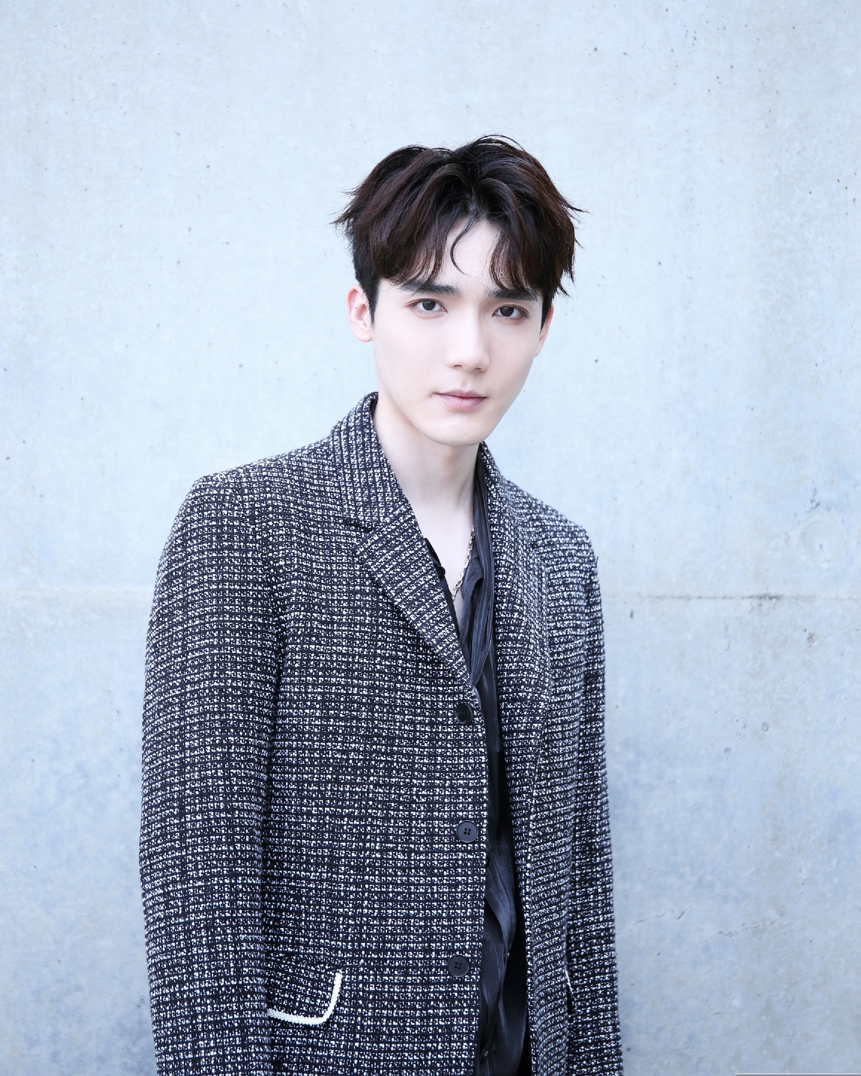 陈情令金子轩现代装也好帅,长相贵气穿啥都有钱,与师姐配一脸